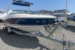 Photo 3682058 for 2016 Sea Ray 230 SLX  