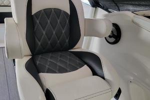 Photo 3682544 for 2019 Bennington 25 QX  