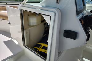 Photo 3683726 for 2017 Glacier Bay 2740 Dual Console Roads End 