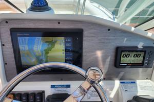 Photo 3683739 for 2017 Glacier Bay 2740 Dual Console Roads End 