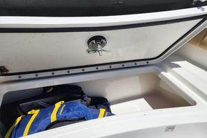 Photo 3683731 for 2017 Glacier Bay 2740 Dual Console Roads End 