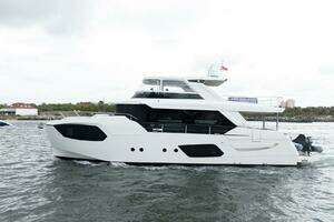 2024 Absolute Navetta 68 thumbnail 2