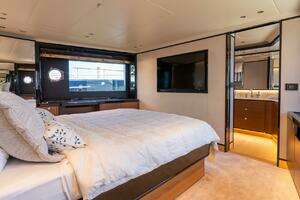 2024 Absolute Navetta 68 thumbnail 57