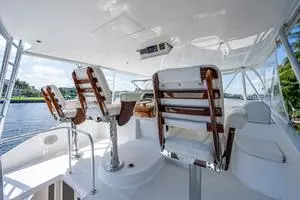 2005 Viking 74 Convertible thumbnail 33