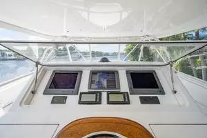 2005 Viking 74 Convertible thumbnail 38