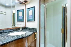 2005 Viking 74 Convertible thumbnail 22