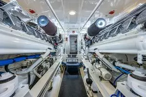 2005 Viking 74 Convertible thumbnail 55