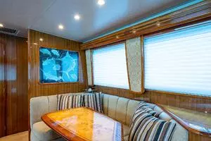 2005 Viking 74 Convertible thumbnail 10