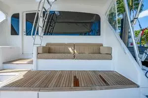 2005 Viking 74 Convertible thumbnail 51