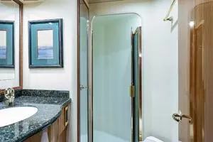2005 Viking 74 Convertible thumbnail 23
