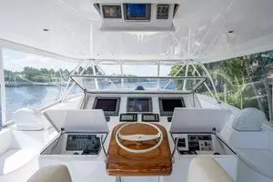 2005 Viking 74 Convertible thumbnail 35