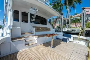 2005 Viking 74 Convertible thumbnail 48