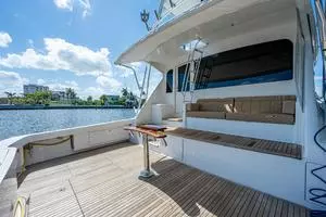 2005 Viking 74 Convertible thumbnail 50