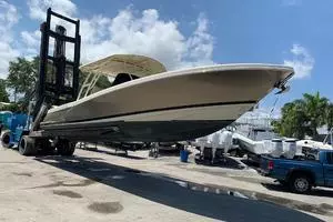  2017 Chris-Craft 34 Catalina Yacht For Sale in Fort Lauderdale FL