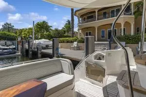 2018 Sea Ray L590 Fly thumbnail 25