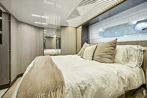 2021 Ferretti Yachts 850 thumbnail 51
