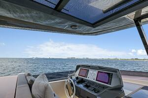 2021 Ferretti Yachts 850 thumbnail 17