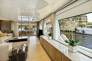2021 Ferretti Yachts 850 thumbnail 37