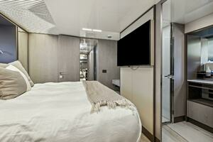 2021 Ferretti Yachts 850 thumbnail 53