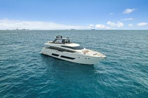 2021 Ferretti Yachts 850 thumbnail 7