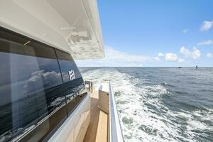 2021 Ferretti Yachts 850 thumbnail 15
