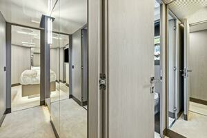2021 Ferretti Yachts 850 thumbnail 56