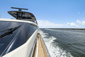 2021 Ferretti Yachts 850 thumbnail 12