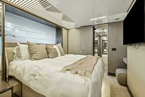 2021 Ferretti Yachts 850 thumbnail 52