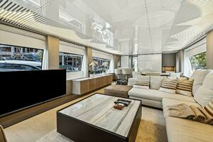 2021 Ferretti Yachts 850 thumbnail 36
