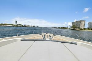 2021 Ferretti Yachts 850 thumbnail 9