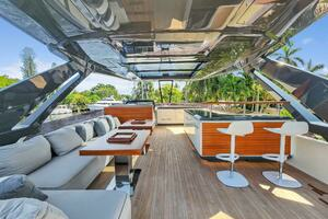 2021 Ferretti Yachts 850 thumbnail 25