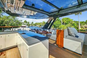 2021 Ferretti Yachts 850 thumbnail 20