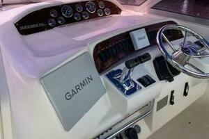 1997 Sea Ray 330 Sundancer thumbnail 9