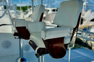 1997 Viking 43 Convertible thumbnail 10