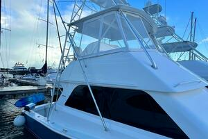 1997 Viking 43 Convertible thumbnail 25