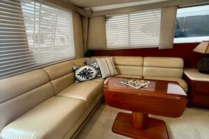 1997 Viking 43 Convertible thumbnail 32