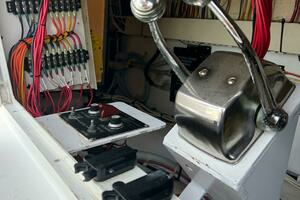 1997 Viking 43 Convertible thumbnail 46