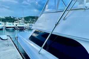1997 Viking 43 Convertible thumbnail 23