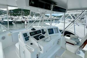 1997 Viking 43 Convertible thumbnail 16