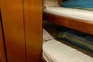 1997 Viking 43 Convertible thumbnail 38