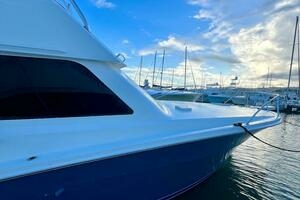 1997 Viking 43 Convertible thumbnail 26