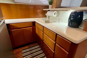1997 Viking 43 Convertible thumbnail 35
