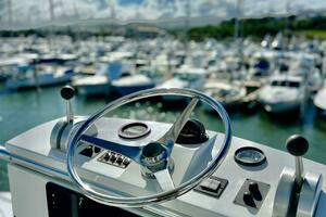 1997 Viking 43 Convertible thumbnail 13