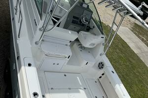 2015 Robalo R305 Walkaround thumbnail 5