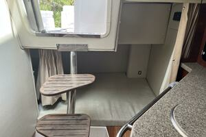 2015 Robalo R305 Walkaround thumbnail 12
