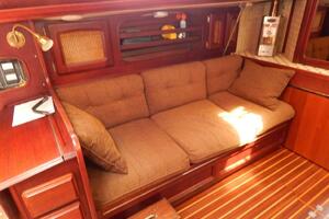 36ft Islander Yacht For Sale