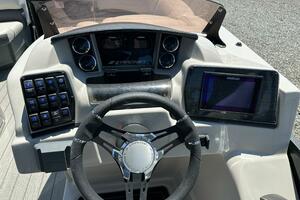 Photo 3726412 for 2023 Starcraft SLS 3 DC  