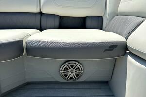 Photo 3726418 for 2023 Starcraft SLS 3 DC  