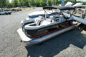 Photo 3726400 for 2023 Starcraft SLS 3 DC  