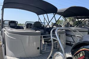 Photo 3729878 for 2023 Starcraft MX 25 R DC  